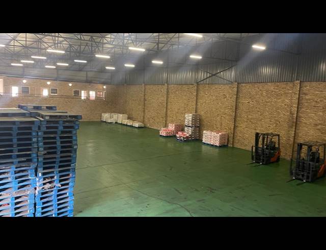 1,200M² WAREHOUSE TO LET IN PRETORIA WEST